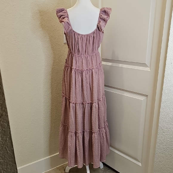 Le Lis Collection Blush Pink Flutter Sleeve Tiered Midi Dress Sz M - Picture 5 of 10